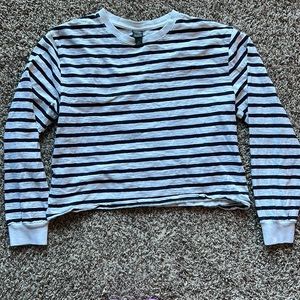 Stripped crop top style long sleeve.